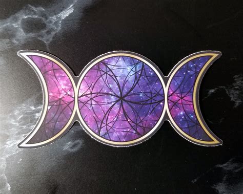 Triple moon goddess in wiccan tradition